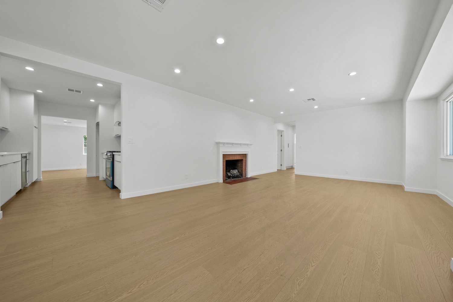 Living room with open layout at 7014 Colbath Ave Van Nuys, CA 91405