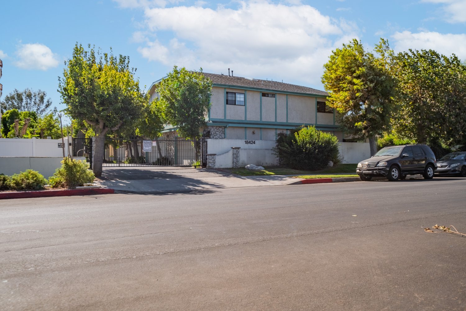 Featured image of Beautifully Upgraded Townhome in Reseda – 18424 Keswick Street, Unit 8